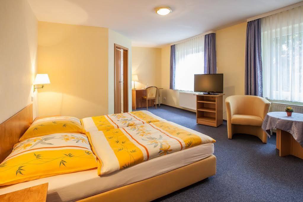 Hotel-Restaurant Zur Linde Altenmedingen Esterno foto