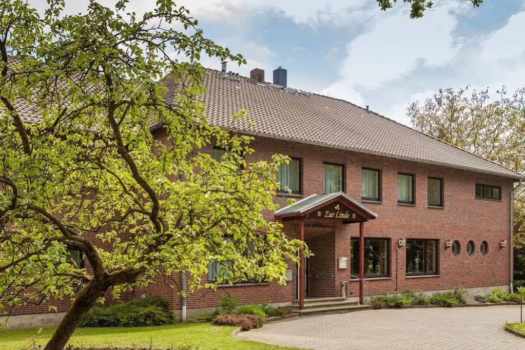 Hotel-Restaurant Zur Linde Altenmedingen Esterno foto