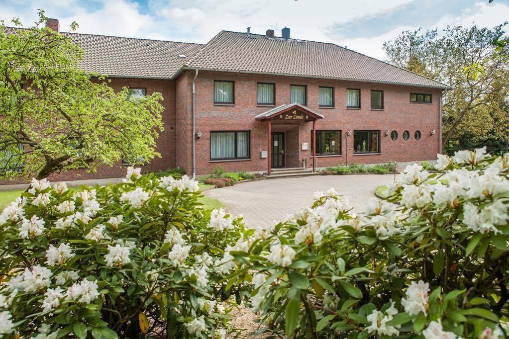 Hotel-Restaurant Zur Linde Altenmedingen Esterno foto