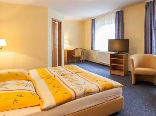 Hotel-Restaurant Zur Linde Altenmedingen Esterno foto